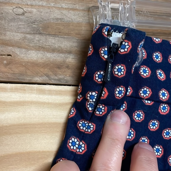 J. Crew size 6 Blue and Red Floral Print Chino City Fit 5” Inseam Shorts - Picture 9 of 10